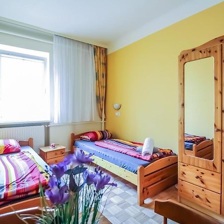 Economic 2Sb Apartment In Lively Area Bécs Kültér fotó