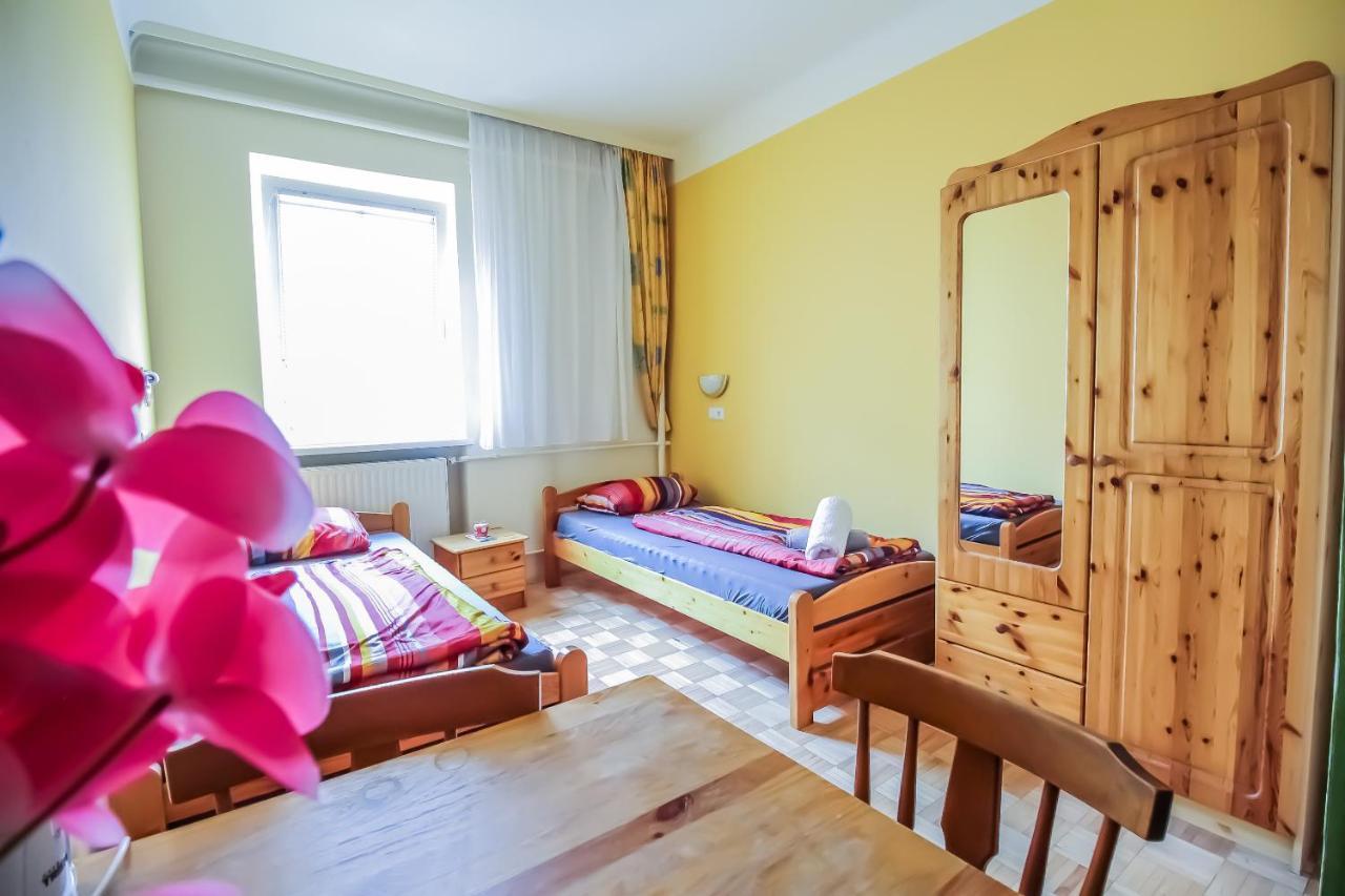Economic 2Sb Apartment In Lively Area Bécs Kültér fotó
